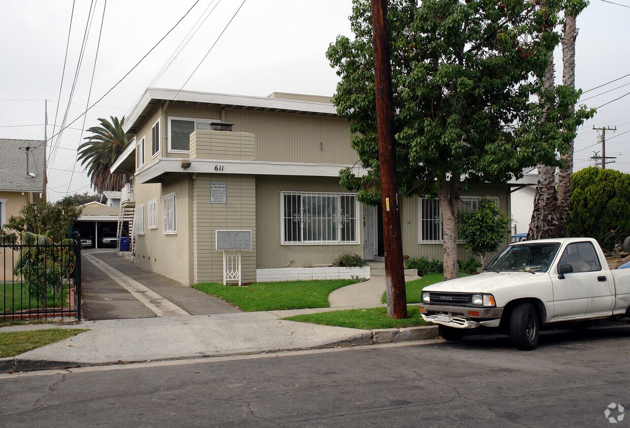 Primary Photo - 611 Fir Ave
