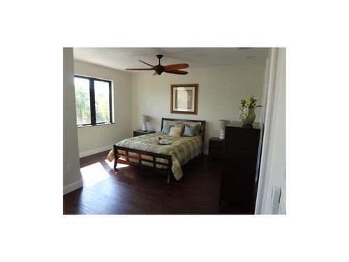 Foto del edificio - 544 NE 17th Ave