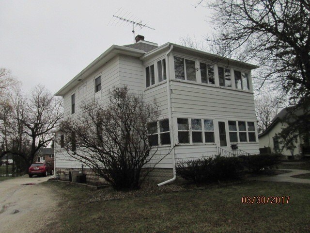 Primary Photo - 416 W Walworth St