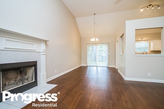 Foto del edificio - 920 7 Oaks Blvd