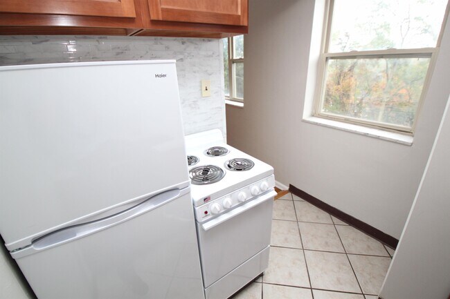 Foto del edificio - 464 McKnight Cir