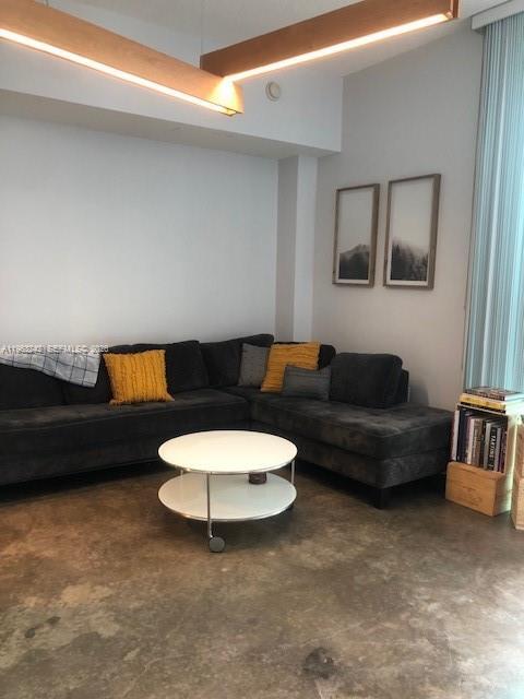 Foto del edificio - 350 NE 24th St