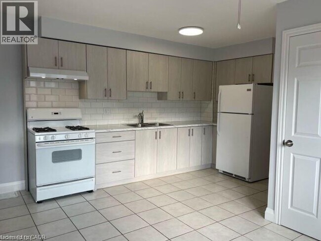 Photo du bâtiment - 367 Wilson St E