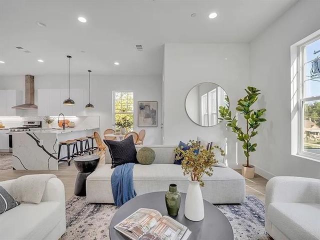Foto del edificio - 631 N Tyler St
