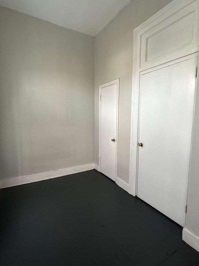 Building Photo - 911 N 9th St Rd