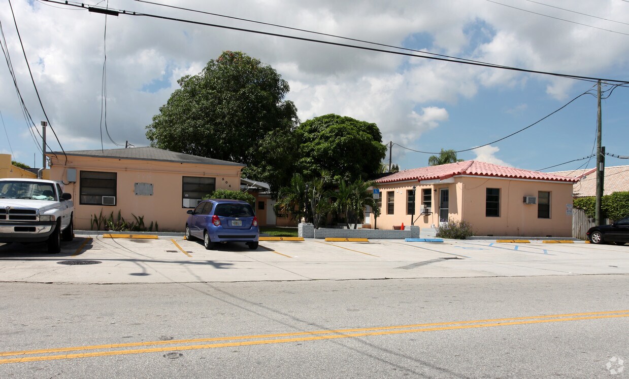 Foto principal - 504 NE 3rd St