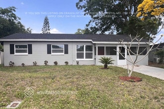 Building Photo - 2831 Sanka Dr