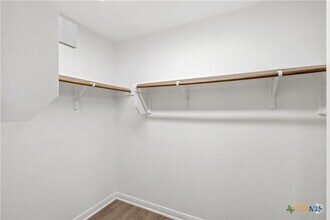 Building Photo - 1231 Kiskadee Branch Dr