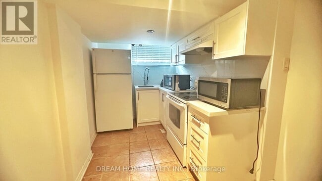 Photo du bâtiment - 83 Cornwallis Dr