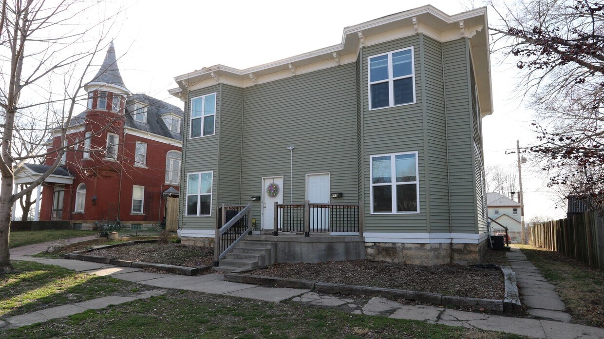 Primary Photo - 815-815 N 7th St