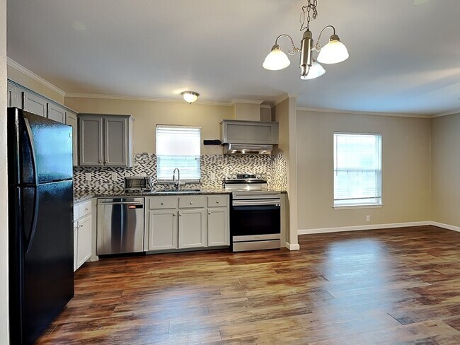 Foto del edificio - 1414 Record Crossing Rd