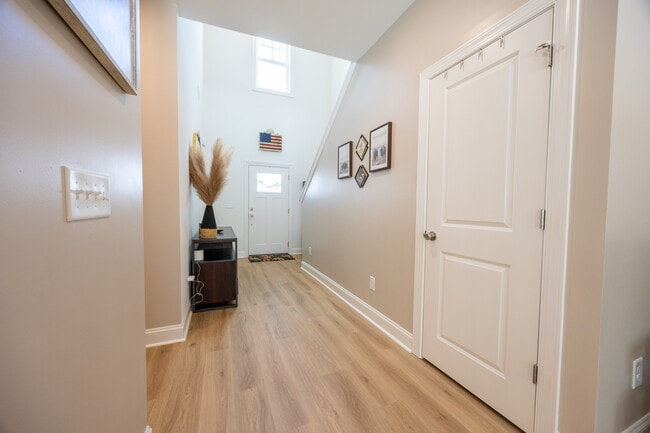 Building Photo - 328 Peeler Cir