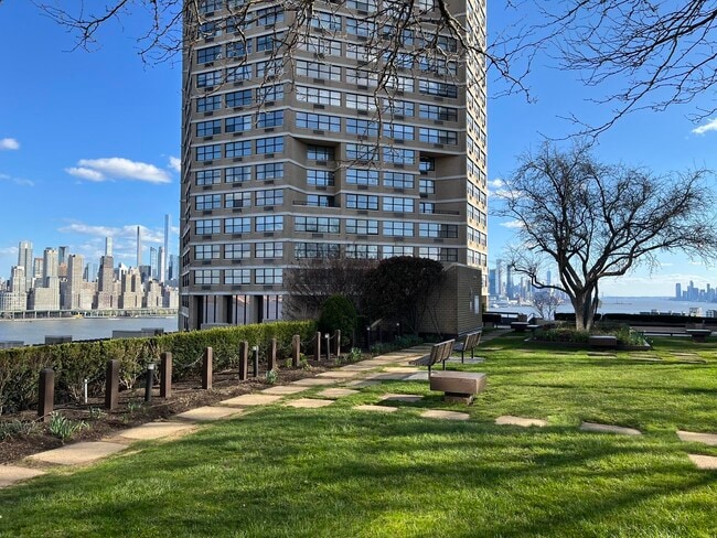 Foto del edificio - 7000 JFK Blvd E