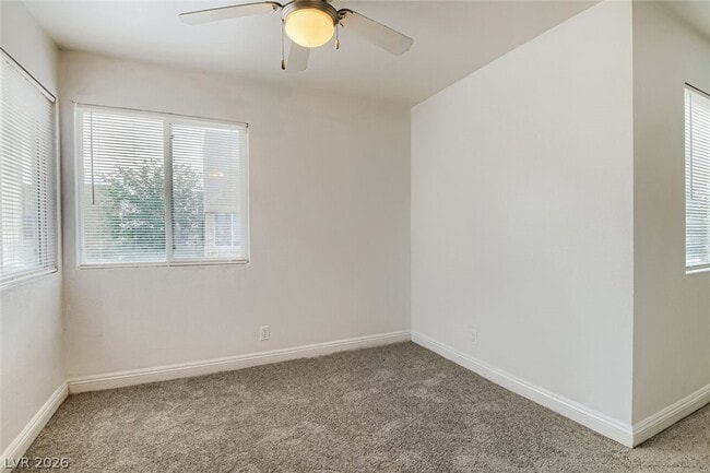 Foto del edificio - 1806 N Decatur Blvd