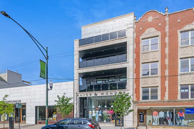 Building Photo - 3542 N Southport Ave