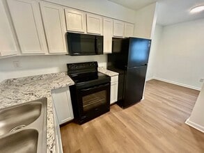 Building Photo - 200 N Hill-N-Dale St