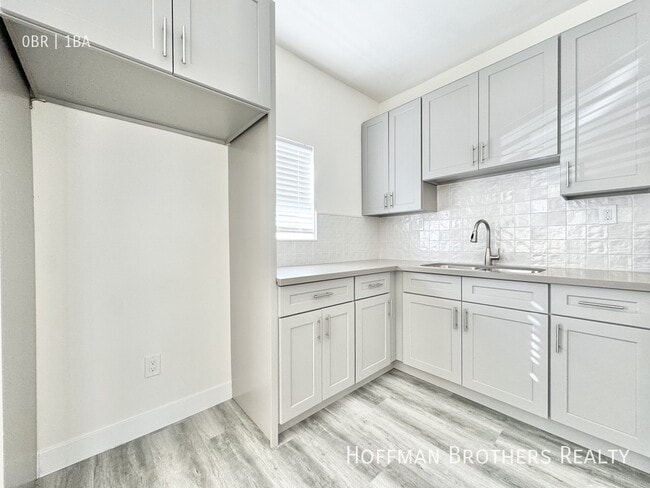 Foto del edificio - 1056 Normandie Ave