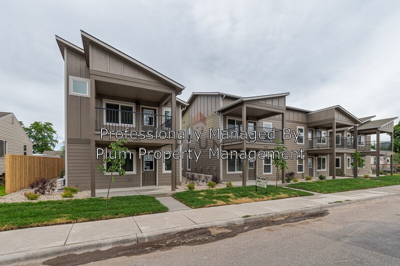 Foto principal - 2416 McDonald Ave