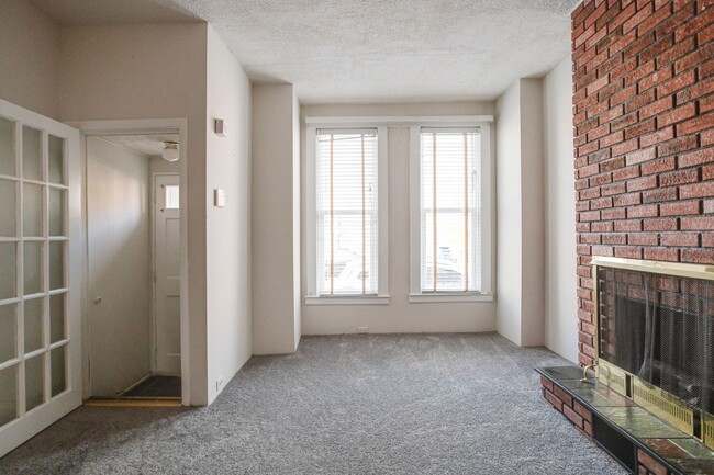 Building Photo - Two Bedroom Two Bathroom House In Baltimore City