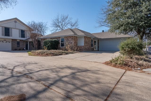 Building Photo - 2911 Forest Creek Dr