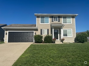 Building Photo - 4703 NE Hayes Dr