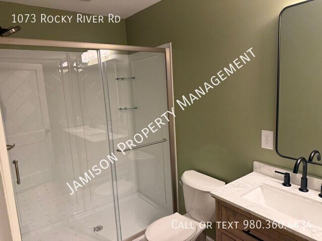 Foto del edificio - 1073 Rocky River Rd