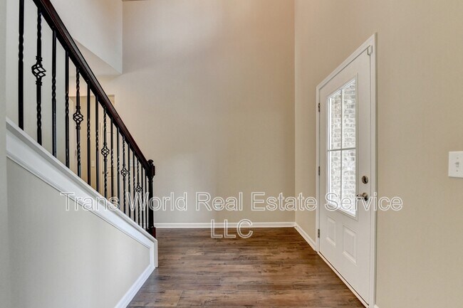 Foto del edificio - 707 Sand Ln SE