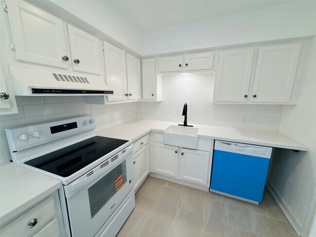 Building Photo - 1848 Portsmouth St