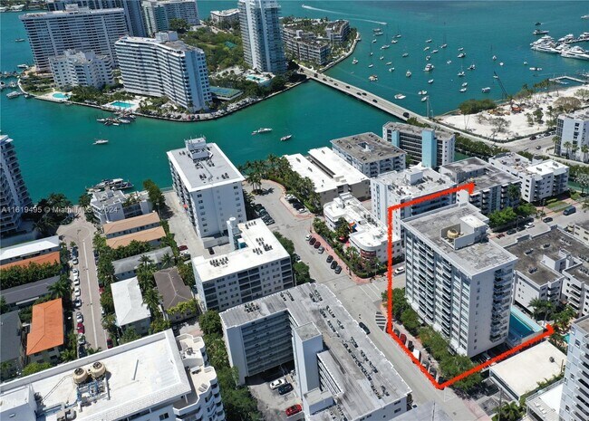 Foto del edificio - 1345 Lincoln Rd