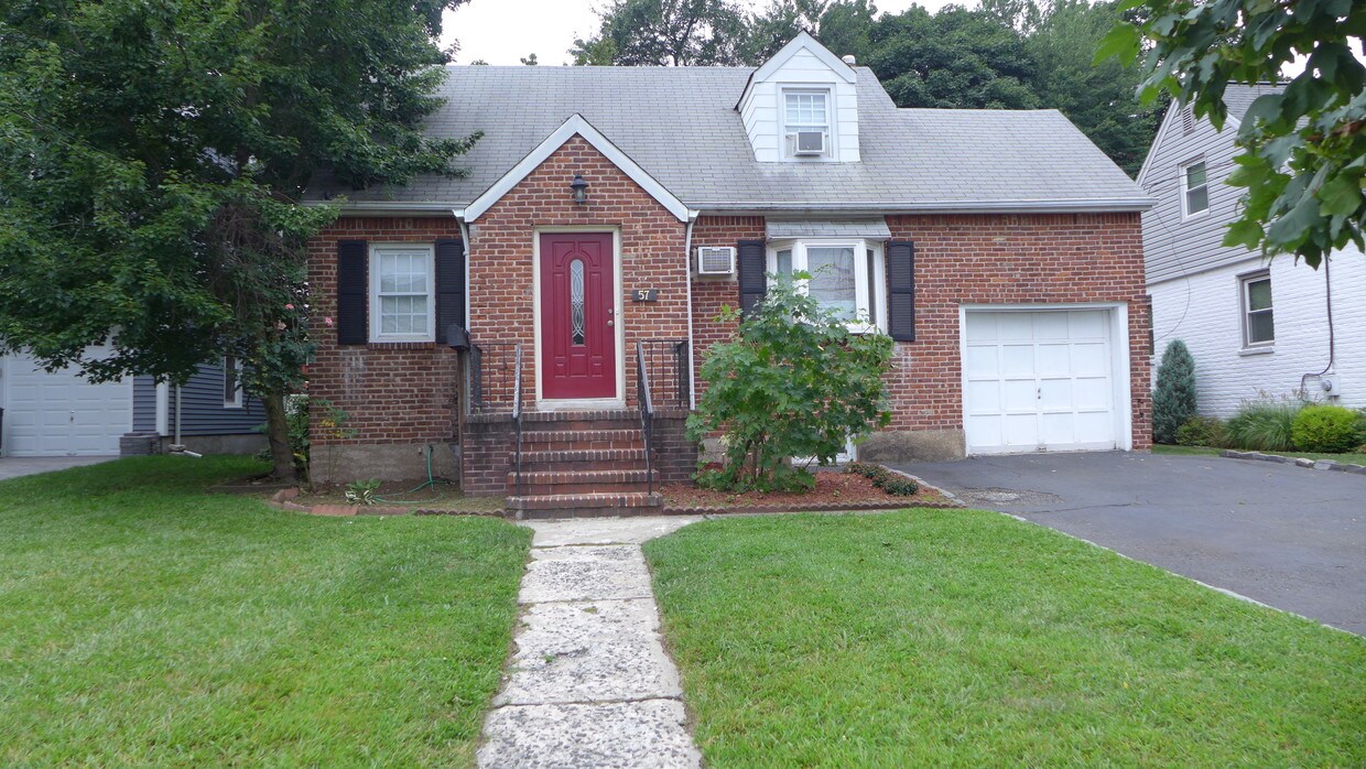 57 Elizabeth St, River Edge, NJ 07661 House for Rent in River Edge
