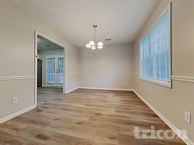 Building Photo - 5569 Princeton Oaks Ln