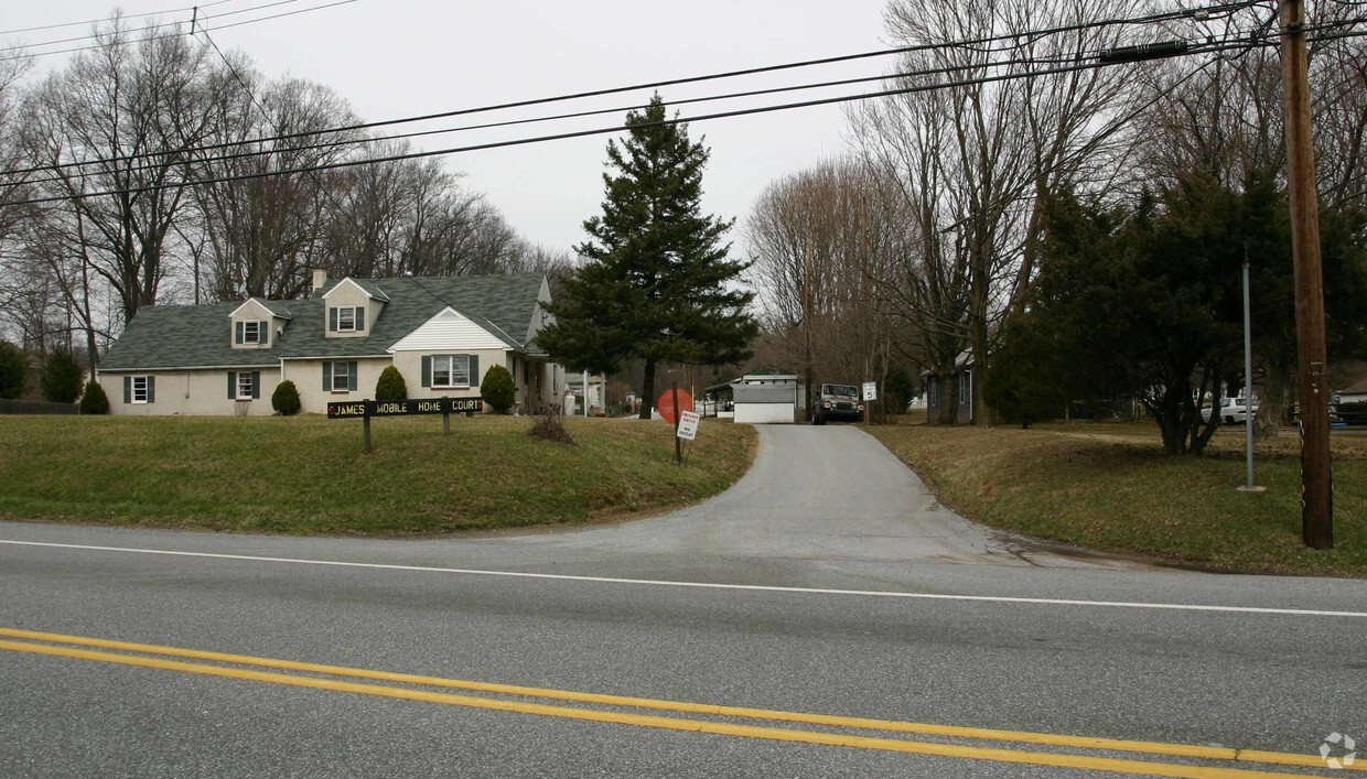 Primary Photo - 290 Horseshoe Pike