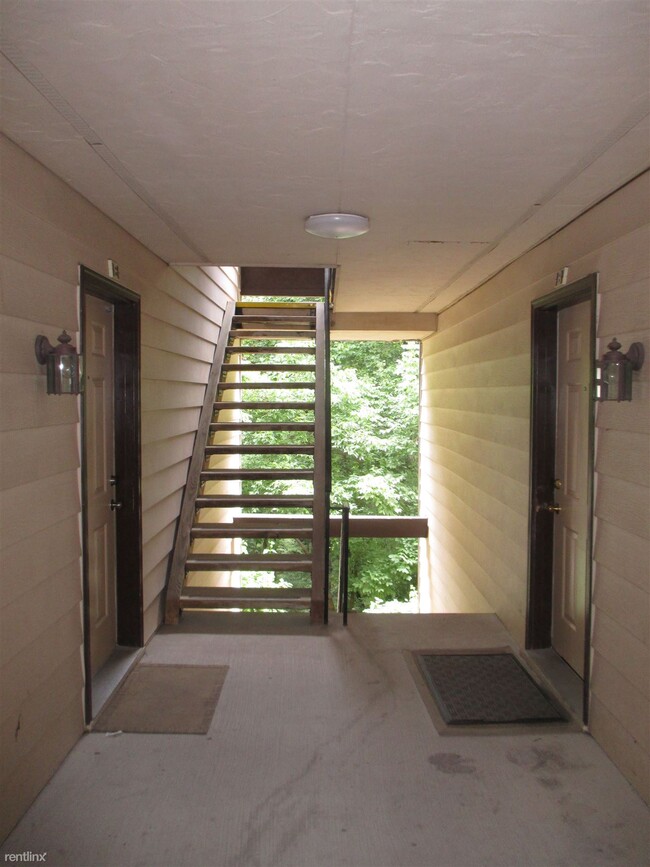 Building Photo - 1647 Carriage House Terrace