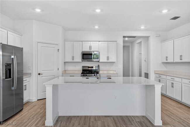 Foto del edificio - 15015 Bluewater Rd