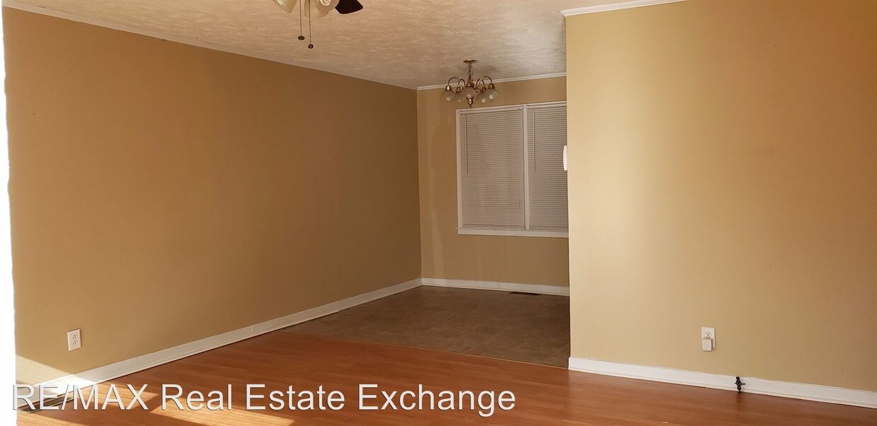 Building Photo - 3 br, 1.5 bath House - 1101 E. 14th Street
