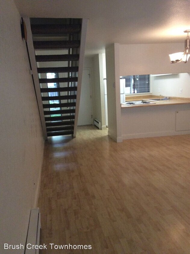 Foto principal - 6263 Montecito Blvd