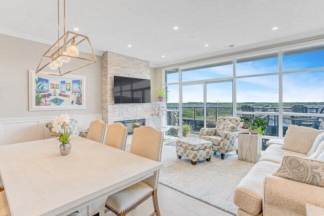 Photo du bâtiment - Luxury 3 Bdrm Condo for Rent in NorthLink * Parking * Storage * 10th Floor Views