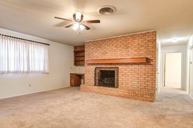 Foto del edificio - Wonderful 2 Bedroom 1.5 Bathroom Duplex!!!