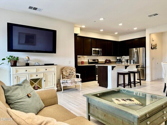 Foto del edificio - 6440 Summit Village Ln