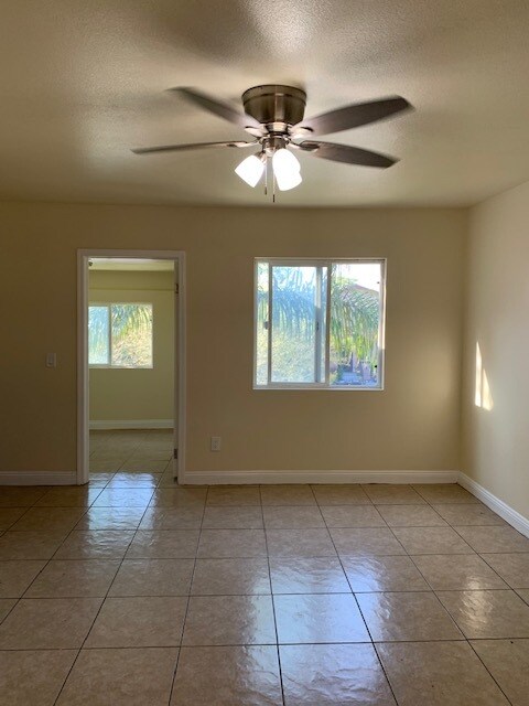Sala de estar y dormitorio - 409 E 56th St