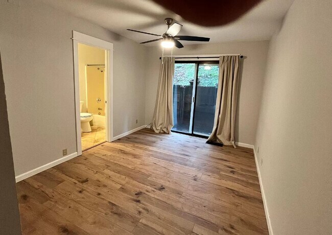 Foto del edificio - 196 Snowberry Ct