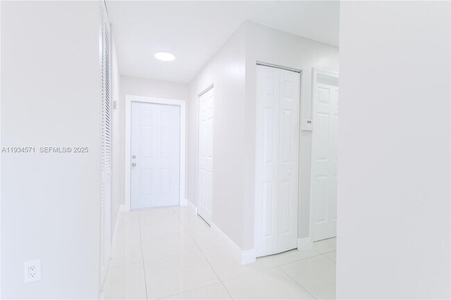 Foto del edificio - 5145 SW 140th Pl