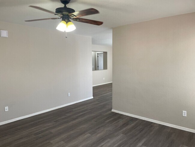 Foto del edificio - Rita Ranch Charmer 3Bdm 2Ba home, availabl...