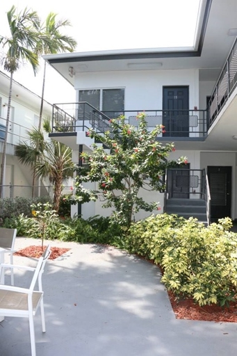 Building Photo - 8320 Harding Ave