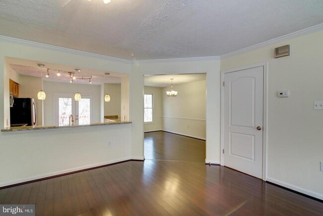 Foto del edificio - 14510 Mayfair Dr