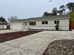 Building Photo - 677 Whyte Ave