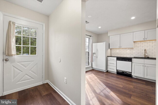 Foto del edificio - 2821 Madeira Ct
