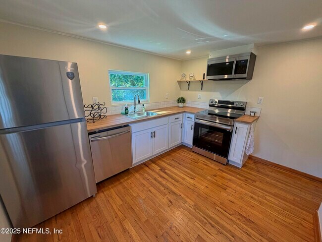 Foto del edificio - 5336 Alpha Ave