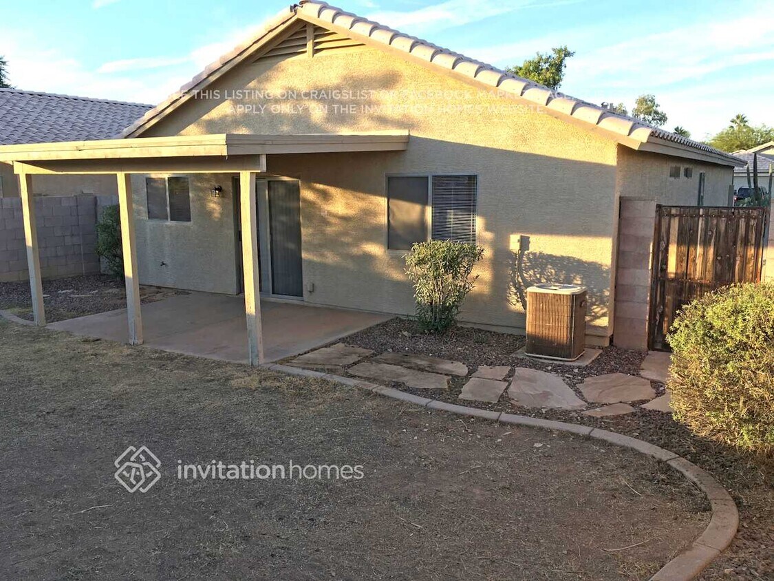 Foto del edificio - 15709 W Smokey Dr