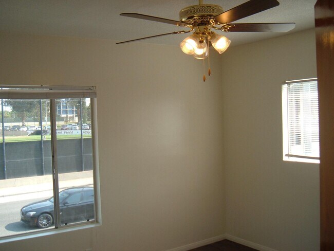 Foto del edificio - 4600 E 7th St
